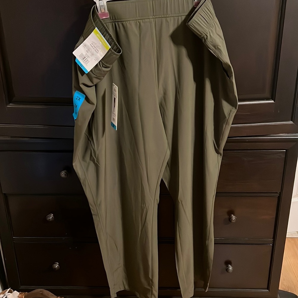 Eddie Bauer departure ankle pants green 2x thin flowy made to fall like linen